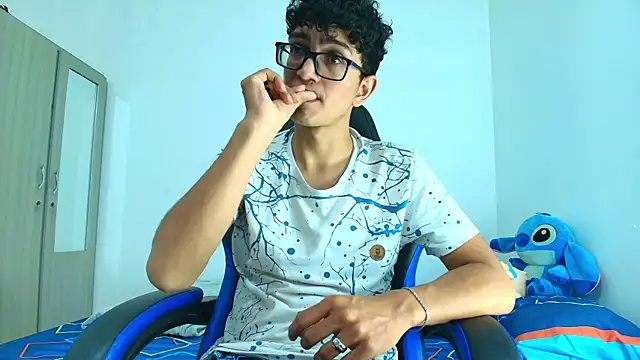 TylerWhite  online show from March 22, 3:20 am