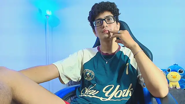 TylerWhite  online show from October 1, 3:45 am