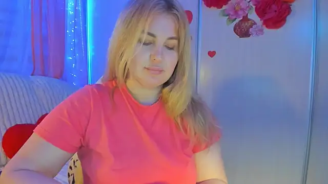 CoraSwon online show from March 19, 6:44 pm