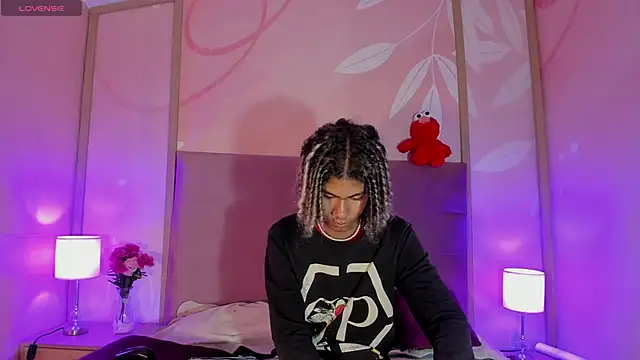 Maxim-Walker online show from February 15, 3:20 am