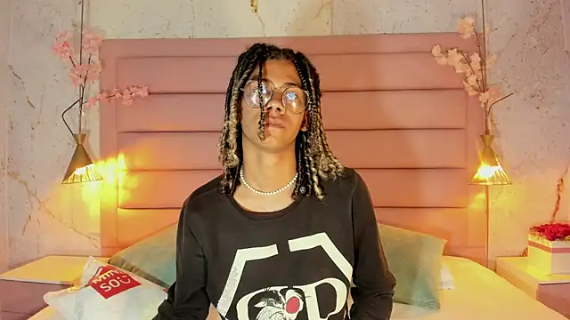 Maxim-Walker online show from September 26, 2:48 am