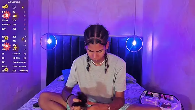 Maxim-Walker online show from November 8, 3:29 am