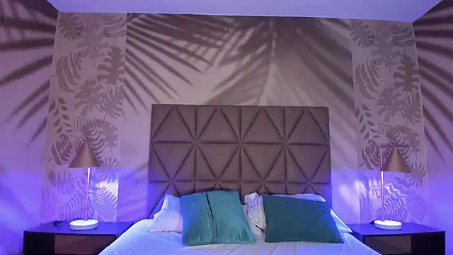 Maxim-Walker online show from November 13, 3:05 am