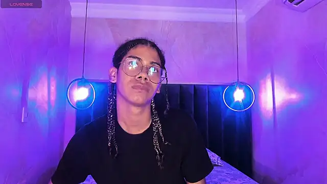 Maxim-Walker online show from November 22, 3:16 am