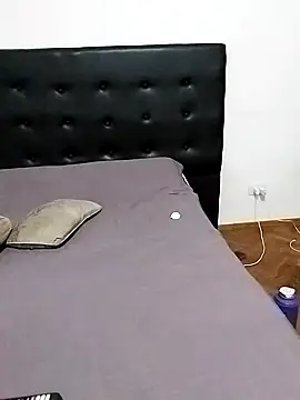 littlebrunett online show from February 23, 9:11 am