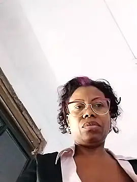 littlebrunett online show from March 9, 1:48 pm