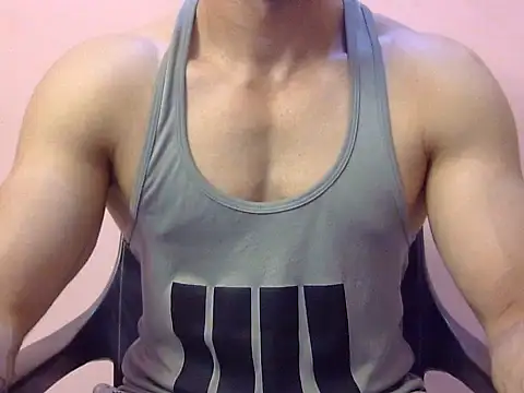 Snapshot of heman_2 chatting on June 4, 4:35 pm heman 2 online show from June 4, 4:35 pm