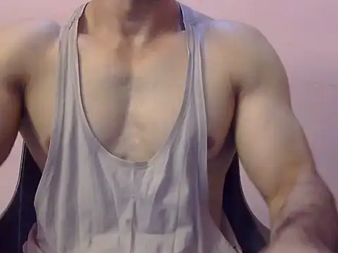Snapshot of heman_2 chatting on June 8, 10:37 am heman 2 online show from June 8, 10:37 am
