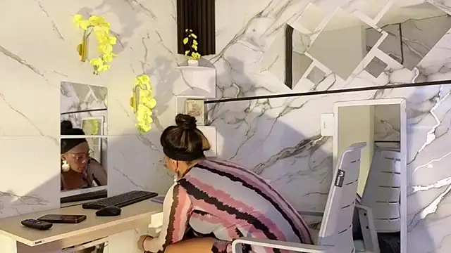 AmberNix online show from July 17, 1:29 pm