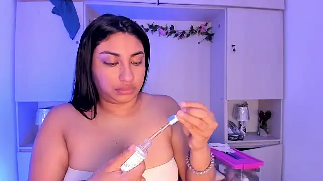 Snapshot of CANDYGABYY chatting on June 22, 8:06 pm CANDYGABYY online show from June 22, 8:06 pm
