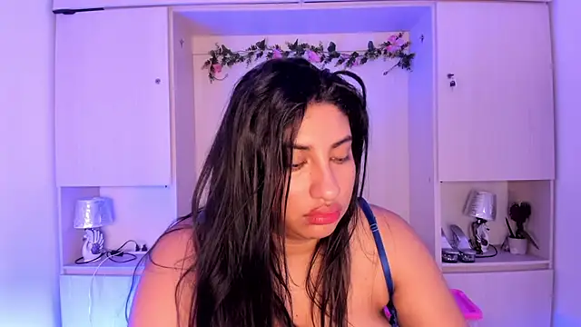 Snapshot of CANDYGABYY chatting on July 8, 8:13 pm CANDYGABYY online show from July 8, 8:13 pm