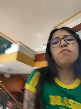 Snapshot of SaritaHot_69 chatting on December 18, 3:55 pm SaritaHot 69 online show from December 18, 3:55 pm