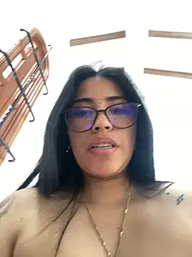 Snapshot of SaritaHot_69 chatting on December 18, 6:57 pm SaritaHot 69 online show from December 18, 6:57 pm