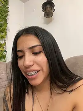 Snapshot of SaritaHot_69 chatting on December 26, 7:05 pm SaritaHot 69 online show from December 26, 7:05 pm