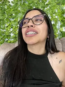 Snapshot of SaritaHot_69 chatting on January 7, 7:06 pm SaritaHot 69 online show from January 7, 7:06 pm