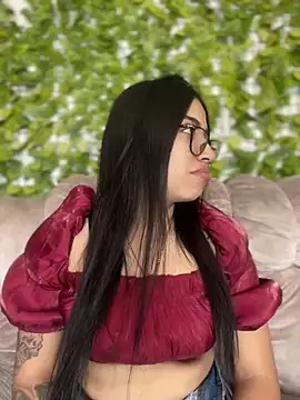 Snapshot of SaritaHot_69 chatting on January 8, 3:50 pm SaritaHot 69 online show from January 8, 3:50 pm