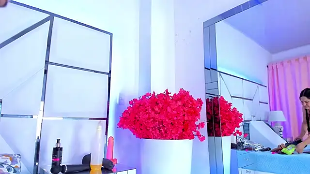 RileySweett online show from February 26, 11:52 am