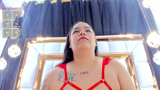 RileySweett online show from November 9, 11:30 am