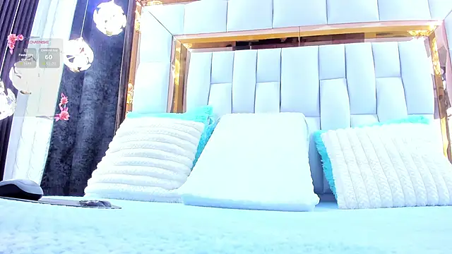 RileySweett online show from February 25, 11:42 am