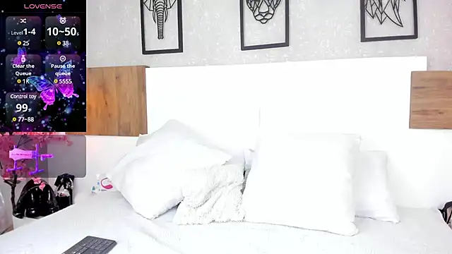 nahomiidasilva  online show from February 10, 6:35 pm