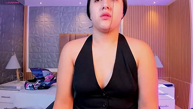 paulina sweett  online show from June 27, 11:04 am