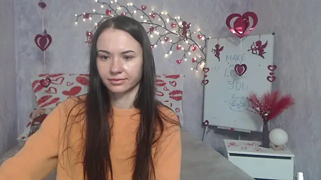 KaraCriegs online show from February 8, 6:00 pm