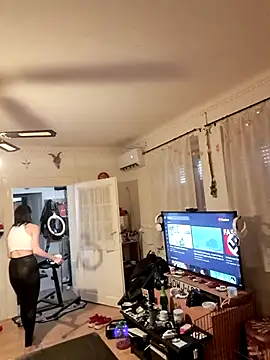 An g elly online show from March 1, 2:44 pm