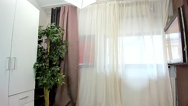 Snapshot of OliviaRimes chatting on December 8, 10:08 am OliviaRimes online show from December 8, 10:08 am