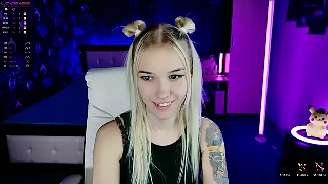 ShhhO O online show from November 25, 2:28 pm