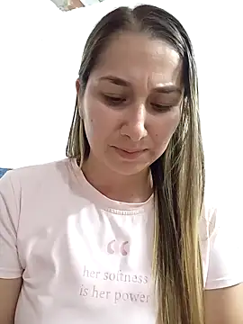 Iris love18 online show from November 2, 8:55 pm