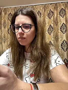 NadiraNoor online show from March 5, 5:50 pm