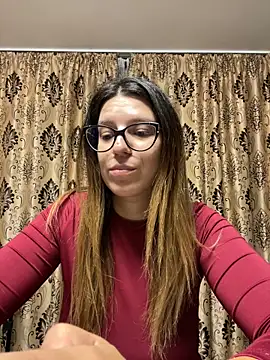 NadiraNoor online show from September 20, 10:00 pm