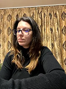 NadiraNoor online show from April 5, 12:41 am