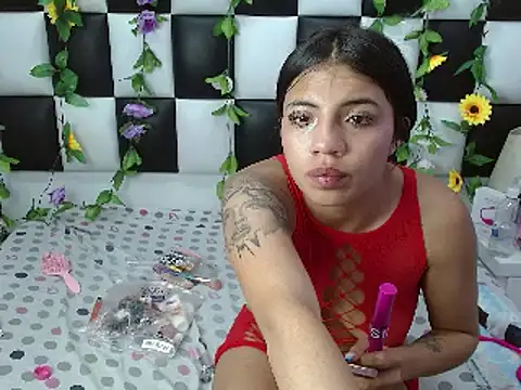 Snapshot of arianaa_tompsoon chatting on February 4, 5:53 am arianaa tompsoon online show from February 4, 5:53 am