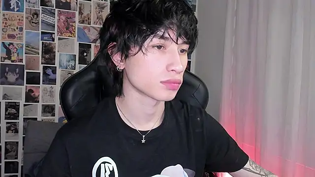 Snapshot of liamelf chatting on September 24, 7:01 am liamelf online show from September 24, 7:01 am