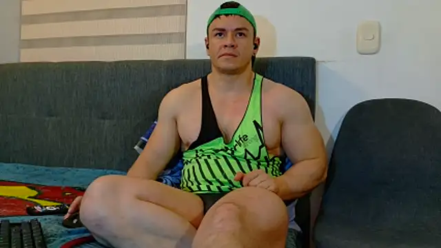 Snapshot of MarksMuscle chatting on April 24, 4:26 am MarksMuscle online show from April 24, 4:26 am