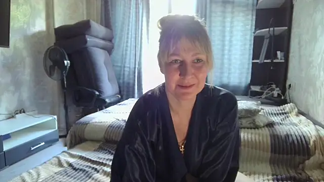 Snapshot of WindChristy chatting on June 26, 10:19 am WindChristy online show from June 26, 10:19 am