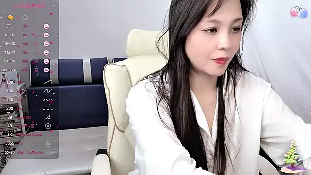 Snapshot of Toookiss chatting on February 13, 2:31 pm Toookiss online show from February 13, 2:31 pm