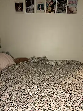 Snapshot of milkyhonybaby chatting on February 24, 11:25 pm milkyhonybaby online show from February 24, 11:25 pm