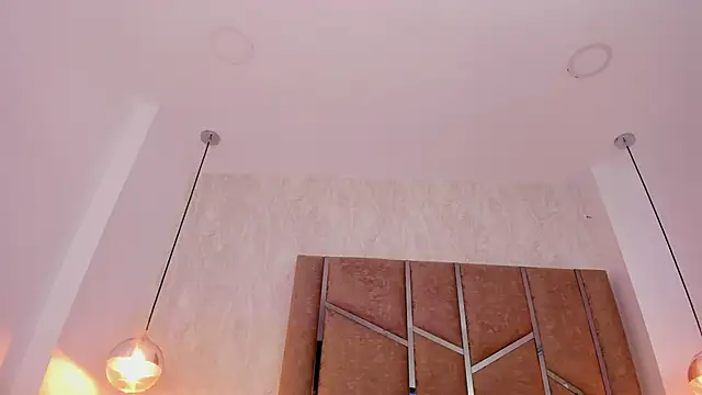 Martinaa Jones  online show from March 31, 12:49 pm