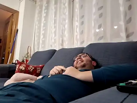 Snapshot of Javier_bear chatting on February 23, 10:20 pm Javier bear online show from February 23, 10:20 pm