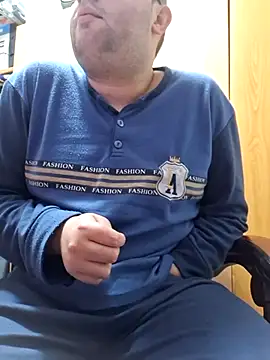 Snapshot of Javier_bear chatting on March 2, 12:22 pm Javier bear online show from March 2, 12:22 pm