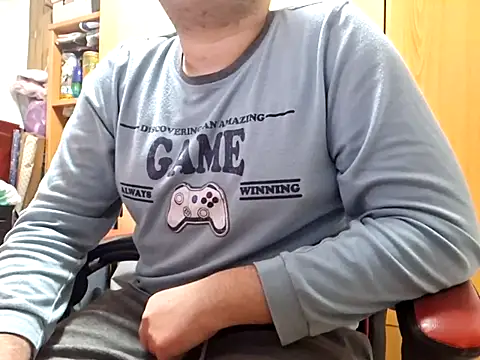 Snapshot of Javier_bear chatting on March 5, 10:10 pm Javier bear online show from March 5, 10:10 pm