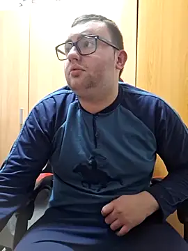 Snapshot of Javier_bear chatting on March 19, 10:31 pm Javier bear online show from March 19, 10:31 pm