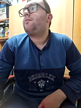 Snapshot of Javier_bear chatting on March 22, 11:20 pm Javier bear online show from March 22, 11:20 pm