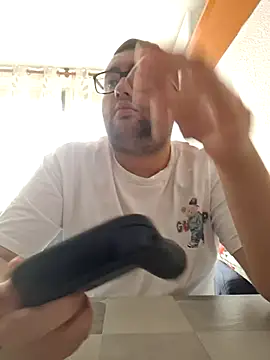 Snapshot of Javier_bear chatting on October 2, 10:33 am Javier bear online show from October 2, 10:33 am