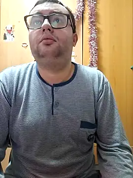 Snapshot of Javier_bear chatting on December 22, 10:34 am Javier bear online show from December 22, 10:34 am