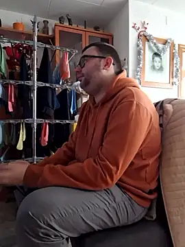 Snapshot of Javier_bear chatting on January 8, 11:12 am Javier bear online show from January 8, 11:12 am