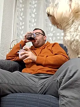 Snapshot of Javier_bear chatting on January 9, 10:55 pm Javier bear online show from January 9, 10:55 pm