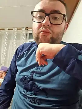 Snapshot of Javier_bear chatting on January 11, 10:15 pm Javier bear online show from January 11, 10:15 pm